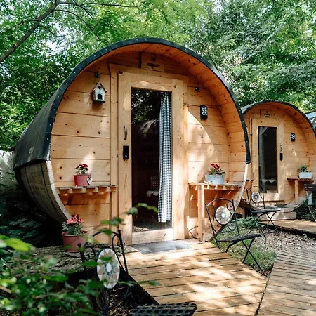 Kompleks wypoczynkowy Schlaffass - Schlafen Im Holzfass