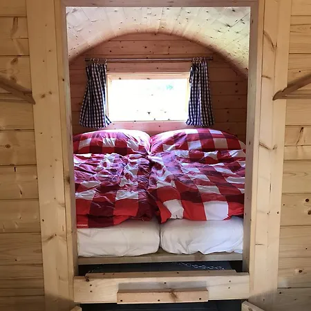 Aldeamento Turístico Schlaffass - Schlafen Im Holzfass Tattendorf