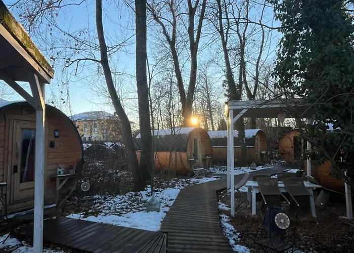 Schlaffass - Schlafen Im Holzfass פארק נופש